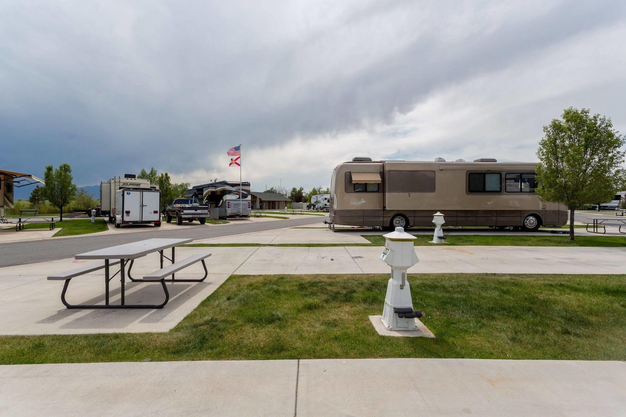 Pony Express Rv Resort North Salt Lake ภายนอก รูปภาพ
