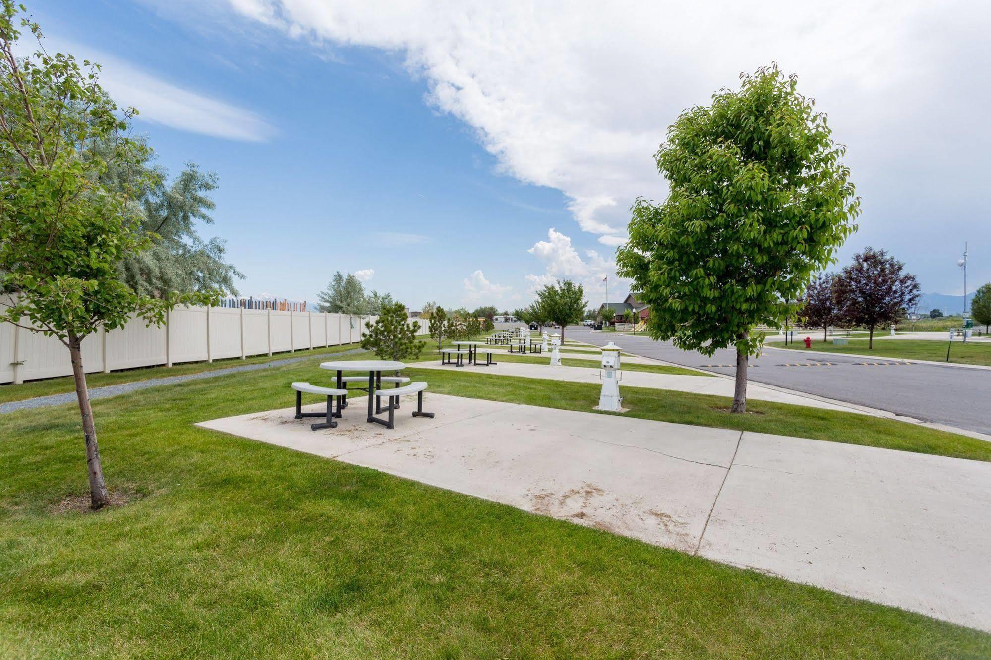 Pony Express Rv Resort North Salt Lake ภายนอก รูปภาพ